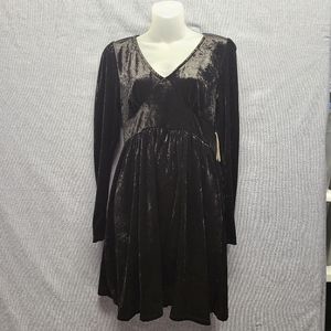 Altar'd State Black (Size-Medium) LS Velvet Dress NWT